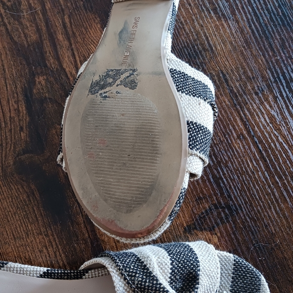 Saks Fifth Ave Black and White Striped Slip On Sandals - 7.5M - Picture 4 of 5
